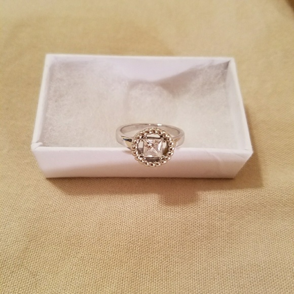 Cubic Zirconia Silver Ring - Size 7 - Picture 4 of 4